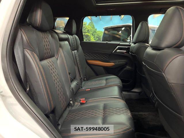 Mitsubishi OUTLANDER PHEV 2022-06 8526500-9