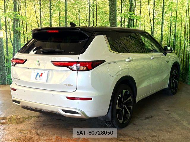 Mitsubishi OUTLANDER PHEV 2022-07 8563127-11