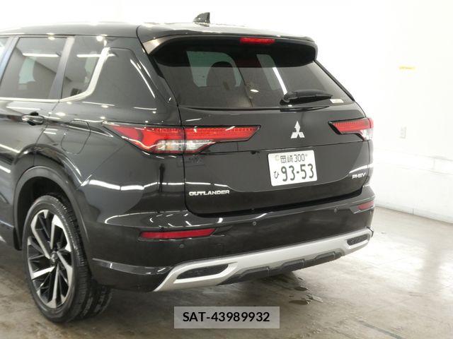 Mitsubishi OUTLANDER PHEV 2022-06 8563129-9