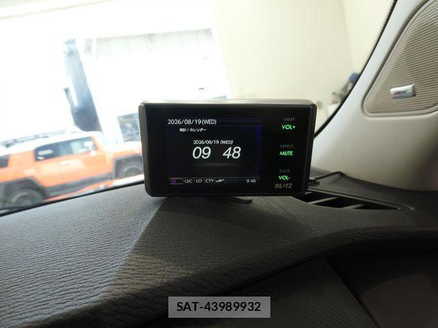 Mitsubishi OUTLANDER PHEV 2022-06 8563129-23