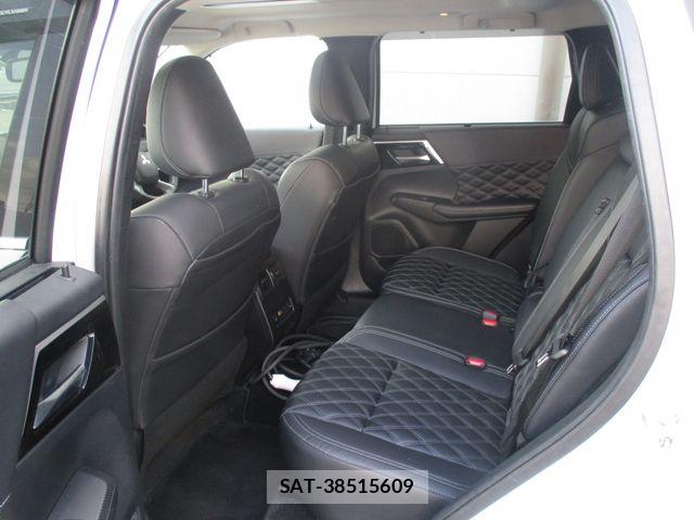 Mitsubishi OUTLANDER PHEV 2023-06 8563128-21