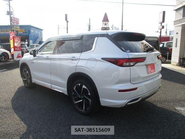 Mitsubishi OUTLANDER PHEV 2023-06 8563128-5