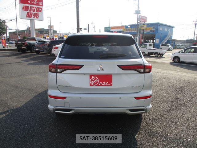Mitsubishi OUTLANDER PHEV 2023-06 8563128-6