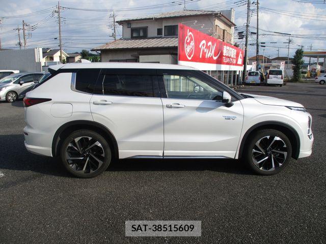 Mitsubishi OUTLANDER PHEV 2023-06 8563128-8