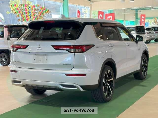 Mitsubishi OUTLANDER PHEV 2022-02 8563130-19