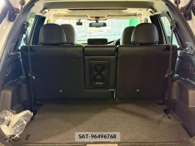 Mitsubishi OUTLANDER PHEV 2022-02 8563130-8