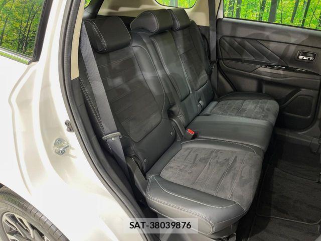 Mitsubishi OUTLANDER PHEV 2018-03 8628309-8