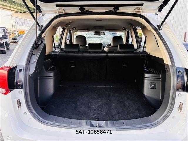 Mitsubishi OUTLANDER PHEV 2016-01 8628308-10