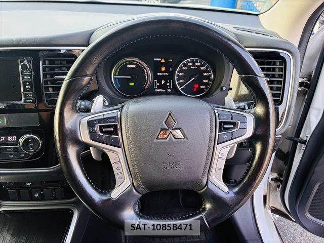 Mitsubishi OUTLANDER PHEV 2016-01 8628308-11