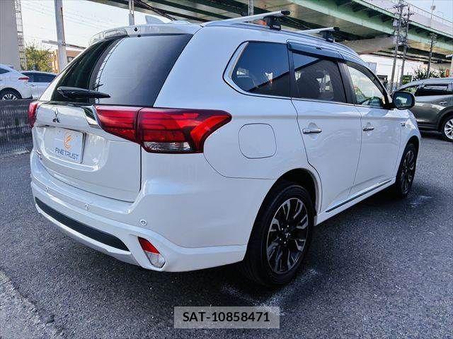 Mitsubishi OUTLANDER PHEV 2016-01 8628308-18