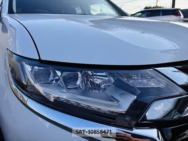 Mitsubishi OUTLANDER PHEV 2016-01 8628308-23