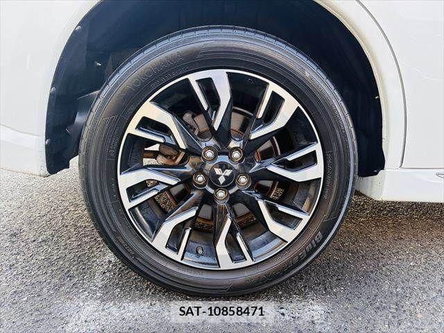 Mitsubishi OUTLANDER PHEV 2016-01 8628308-28