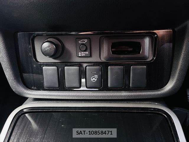 Mitsubishi OUTLANDER PHEV 2016-01 8628308-6