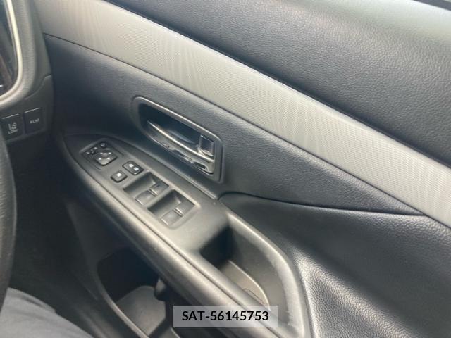 Mitsubishi OUTLANDER PHEV 2013-12 8628312-17