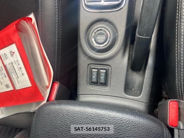 Mitsubishi OUTLANDER PHEV 2013-12 8628312-19