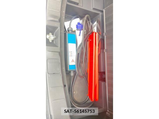 Mitsubishi OUTLANDER PHEV 2013-12 8628312-24