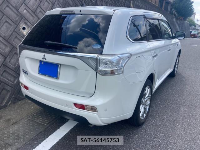 Mitsubishi OUTLANDER PHEV 2013-12 8628312-2