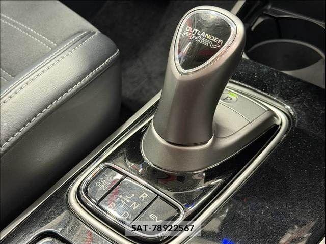 Mitsubishi OUTLANDER PHEV 2018-09 8666712-20