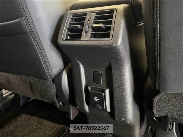 Mitsubishi OUTLANDER PHEV 2018-09 8666712-27