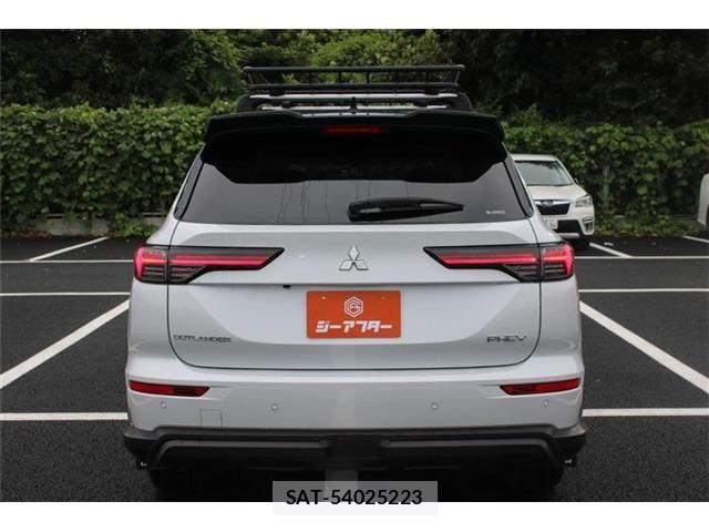 Mitsubishi OUTLANDER PHEV 2024-11 8660923-9