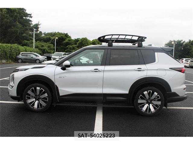 Mitsubishi OUTLANDER PHEV 2024-11 8660923-11