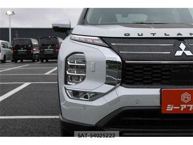 Mitsubishi OUTLANDER PHEV 2024-11 8660923-14