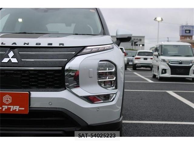 Mitsubishi OUTLANDER PHEV 2024-11 8660923-16
