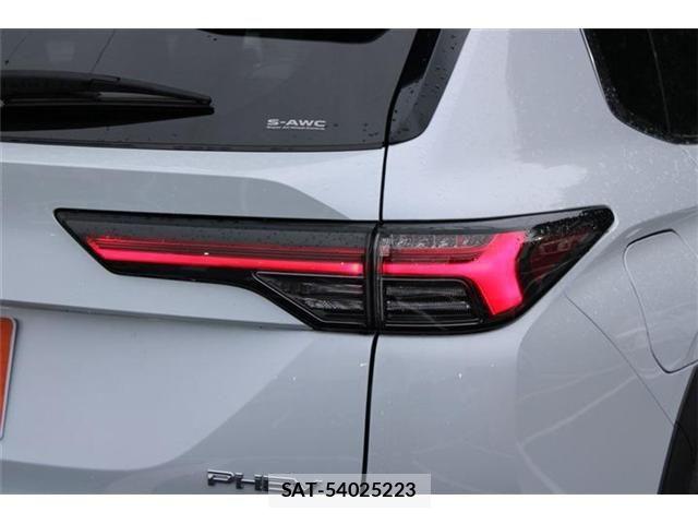 Mitsubishi OUTLANDER PHEV 2024-11 8660923-19