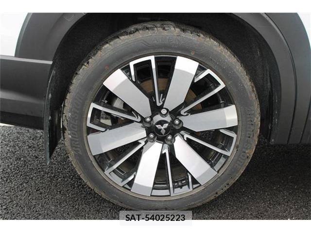 Mitsubishi OUTLANDER PHEV 2024-11 8660923-24