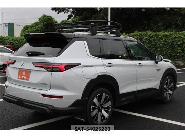 Mitsubishi OUTLANDER PHEV 2024-11 8660923-8