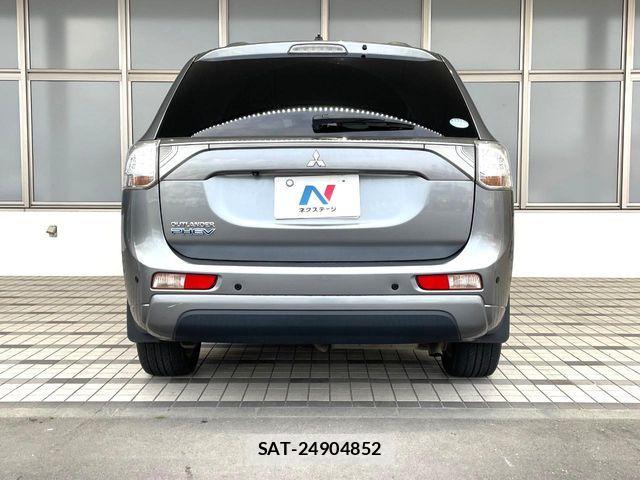 Mitsubishi OUTLANDER PHEV 2013-11 8666710-9