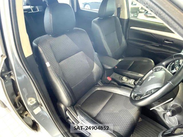 Mitsubishi OUTLANDER PHEV 2013-11 8666710-10
