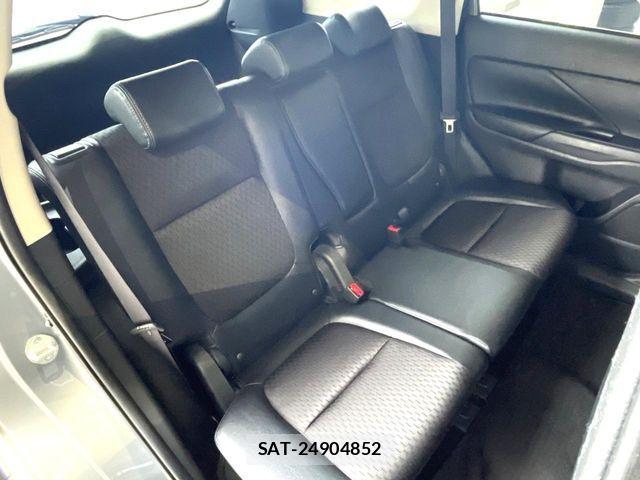 Mitsubishi OUTLANDER PHEV 2013-11 8666710-11