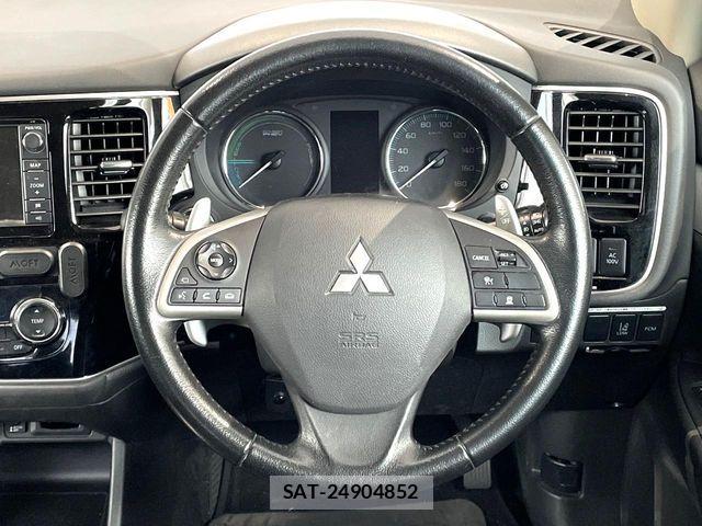 Mitsubishi OUTLANDER PHEV 2013-11 8666710-7