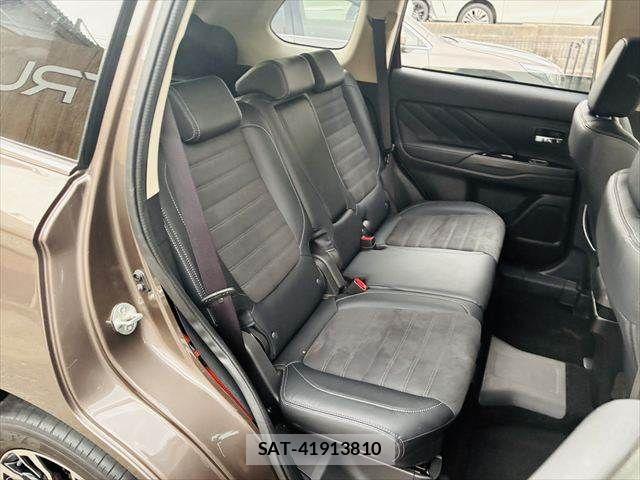 Mitsubishi OUTLANDER PHEV 2017-12 8660928-9