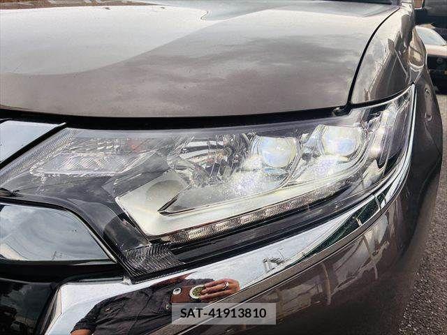 Mitsubishi OUTLANDER PHEV 2017-12 8660928-12