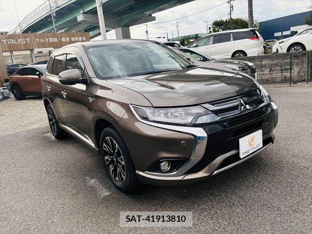 Mitsubishi OUTLANDER PHEV 2017-12 8660928-16