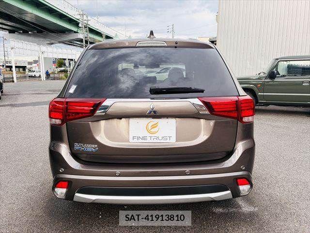 Mitsubishi OUTLANDER PHEV 2017-12 8660928-19