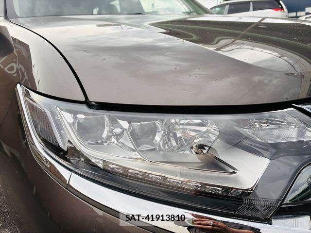 Mitsubishi OUTLANDER PHEV 2017-12 8660928-23