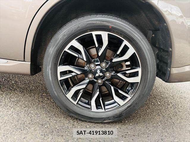 Mitsubishi OUTLANDER PHEV 2017-12 8660928-29