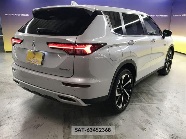 Mitsubishi OUTLANDER PHEV 2023-03 8660927-9