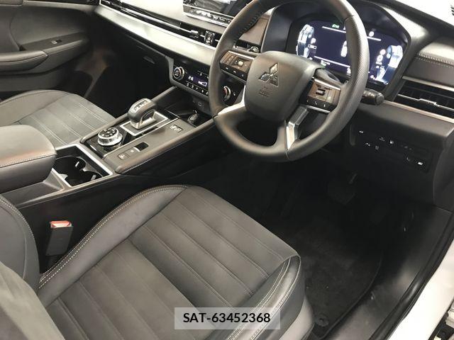 Mitsubishi OUTLANDER PHEV 2023-03 8660927-11