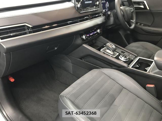 Mitsubishi OUTLANDER PHEV 2023-03 8660927-18