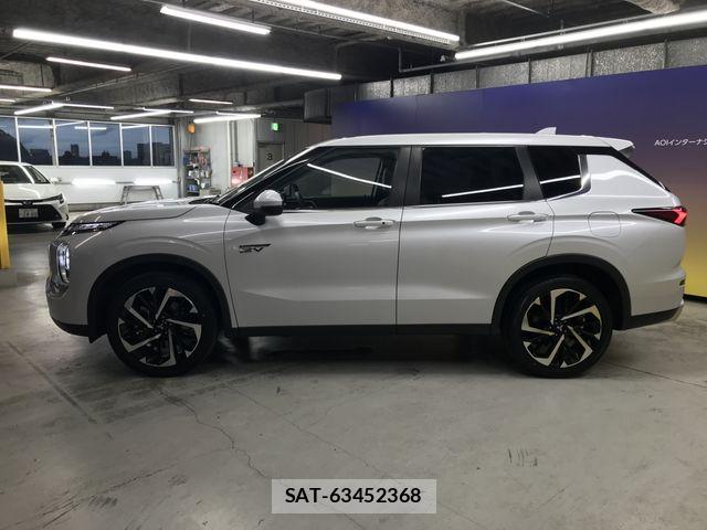 Mitsubishi OUTLANDER PHEV 2023-03 8660927-7