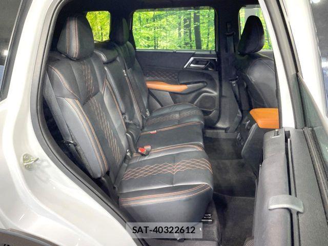 Mitsubishi OUTLANDER PHEV 2022-07 8686255-8