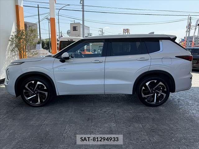 Mitsubishi OUTLANDER PHEV 2022-08 8686259-10
