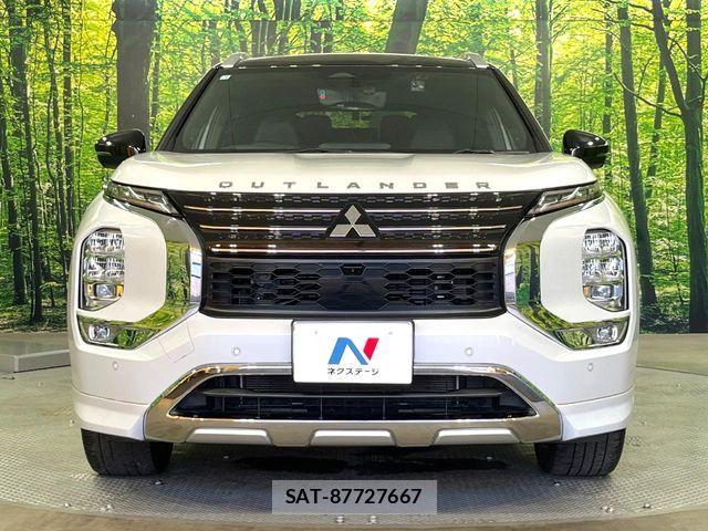Mitsubishi OUTLANDER PHEV 2023-05 8686258-13