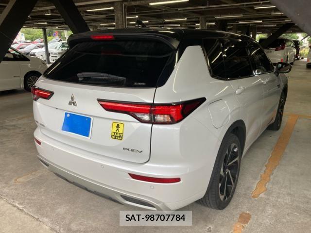 Mitsubishi OUTLANDER PHEV 2022-03 8745097-4