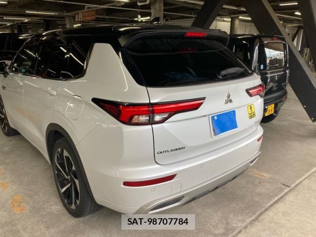 Mitsubishi OUTLANDER PHEV 2022-03 8745097-5