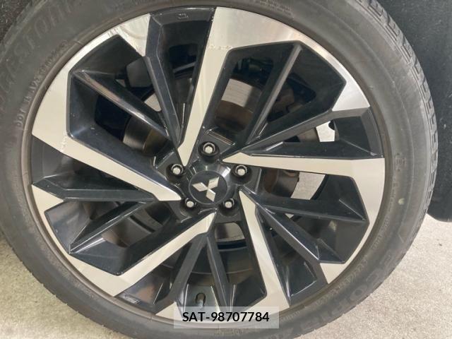 Mitsubishi OUTLANDER PHEV 2022-03 8745097-8
